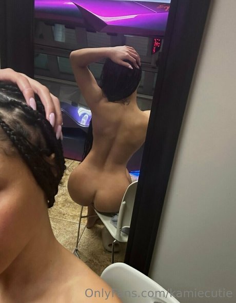 kamiecutie onlyfans picture