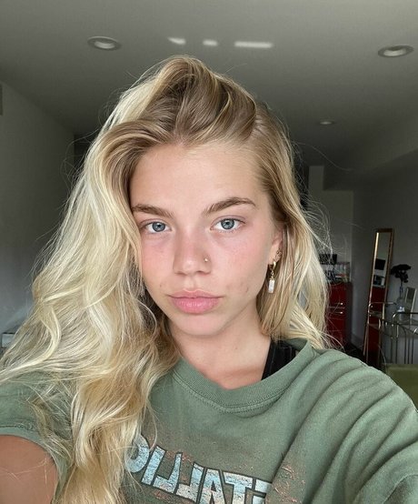 Becca Means onlyfans leajs