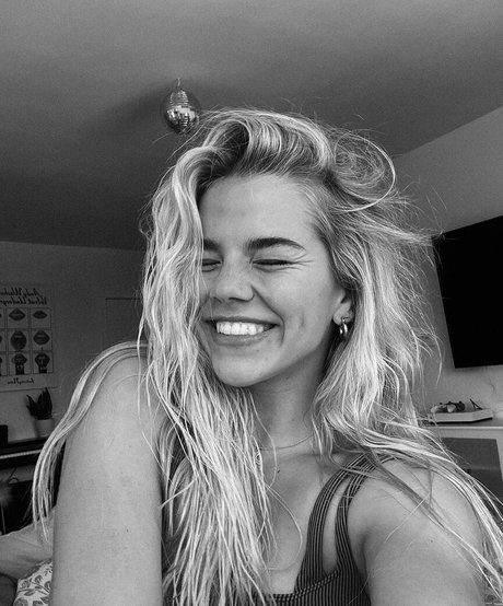 Becca Means onlyfans nudes leaks