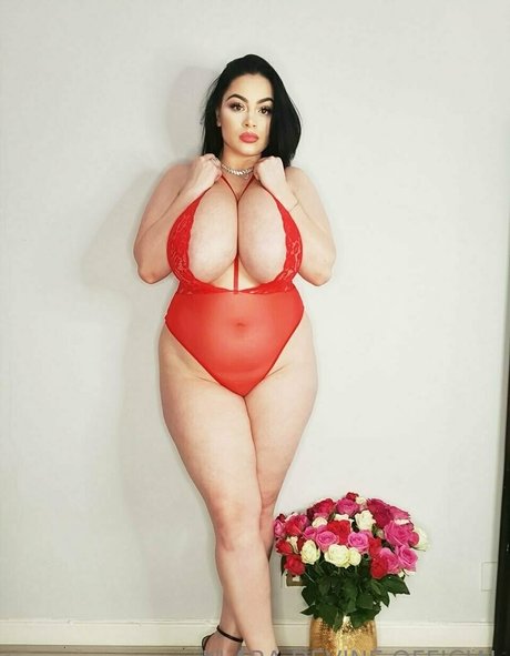 bklara111 onlyfans strip tease