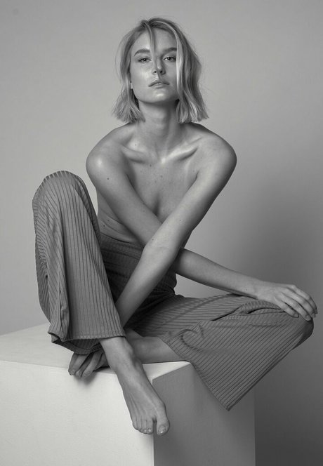 Kim Hnizdo leaked onlyfans nude