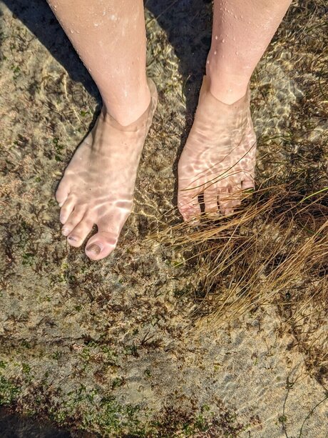 Classy Footsies onlyfans model photo