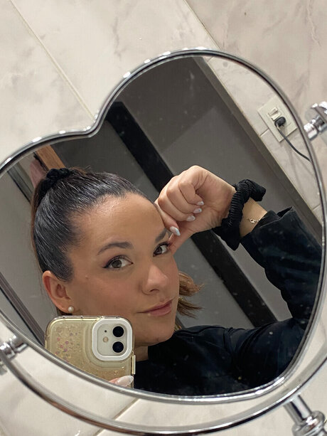 CabinCrew V_ onlyfans model photos