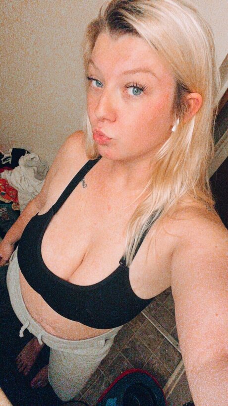 Aliyah Harbison naked onlyfans