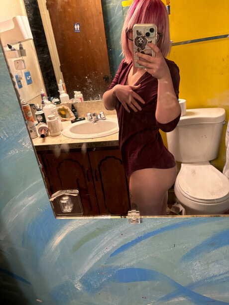 Emodino21 onlyfans model images