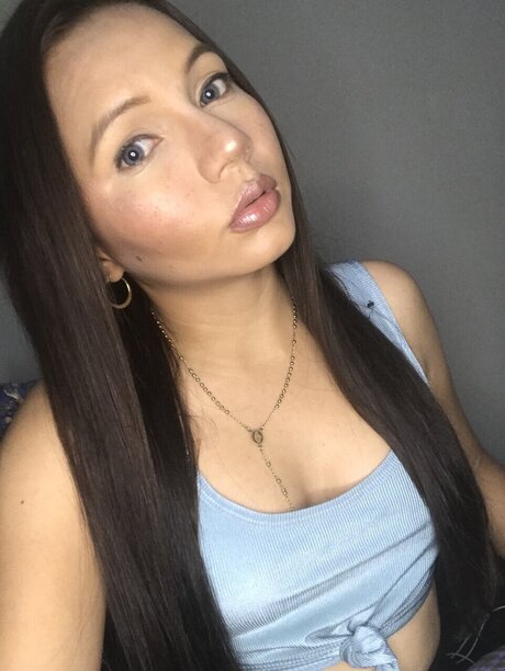 Valeria 21 leaked onlyfans photos