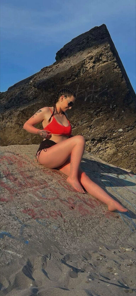 Haley21 onlyfans explicit content