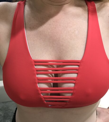 RedHair PinkNips onlyfans lean