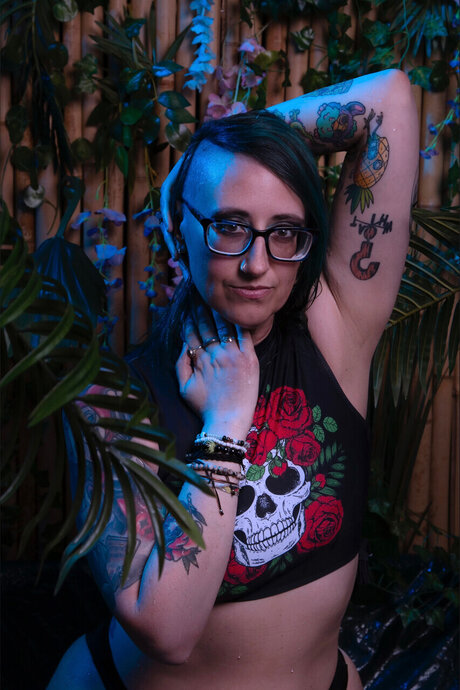 Fury Rose onlyfans strip tease