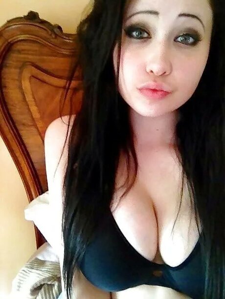 Georgina Mellor onlyfans public photos