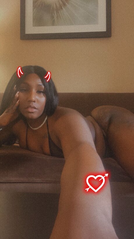 XXXDesire naked only fans