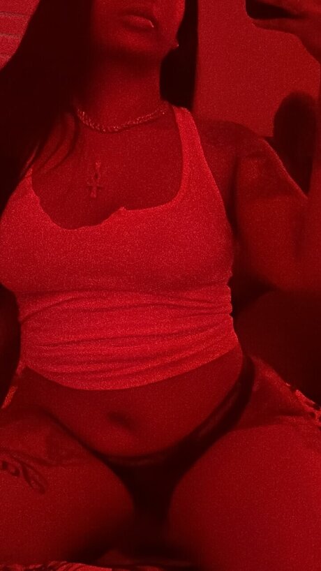 Nelli Royale on onlyfans