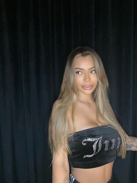 Yasmine Pierards onlyfans leaked porn