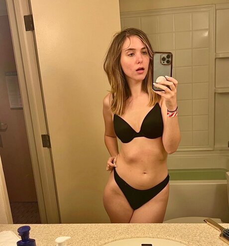 Valentina Jade nude leaked onlyfans