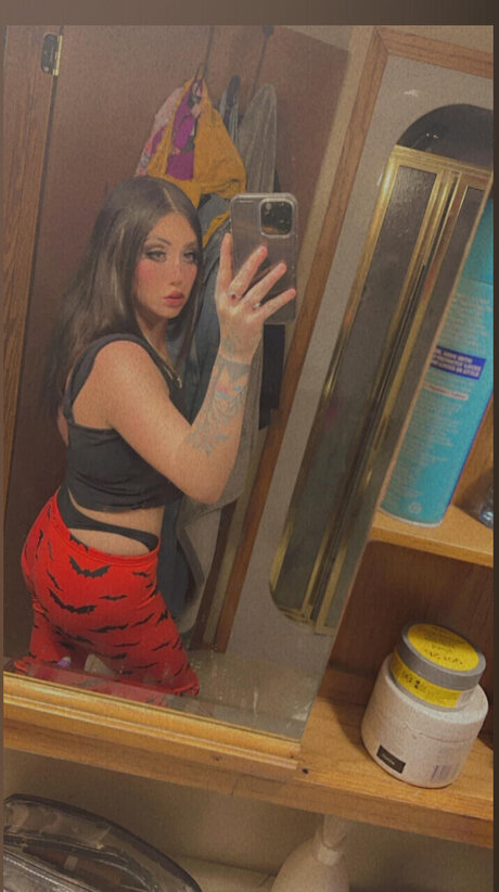 LaSsIe W aSsY_ nude onlyfans leak