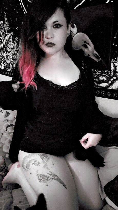 Strawberrybabybat free account_ only fans pic