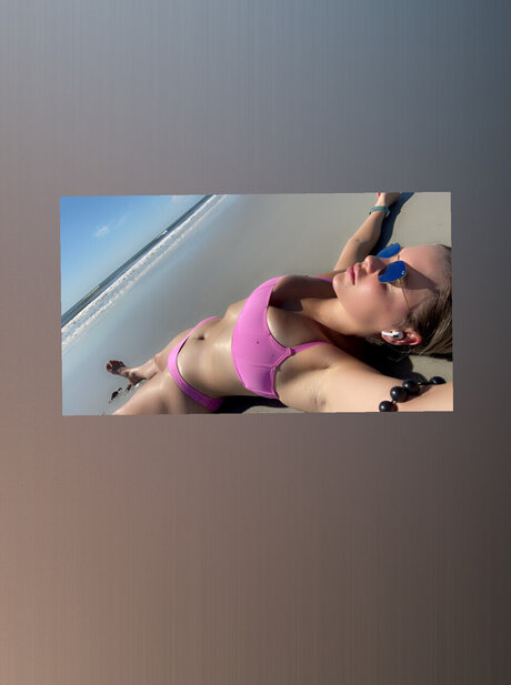 Amberfl0 onlyfans explicit content