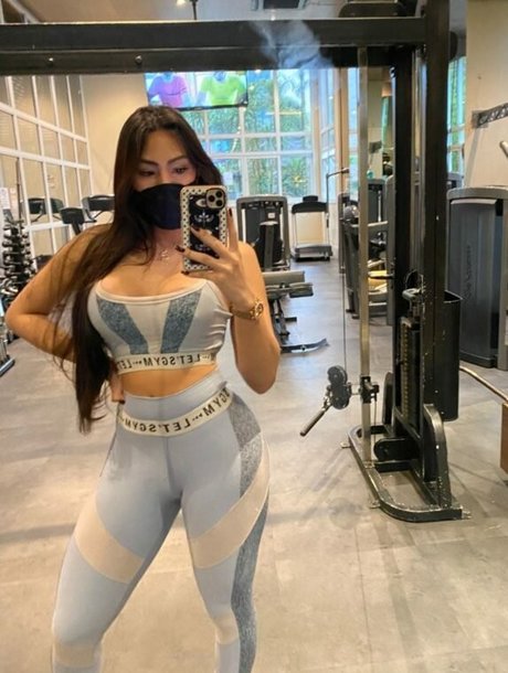 Thalita Araujo naked on onlyfans