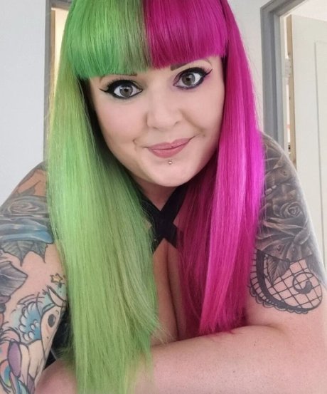 Gothabilly queen onlyfans picture