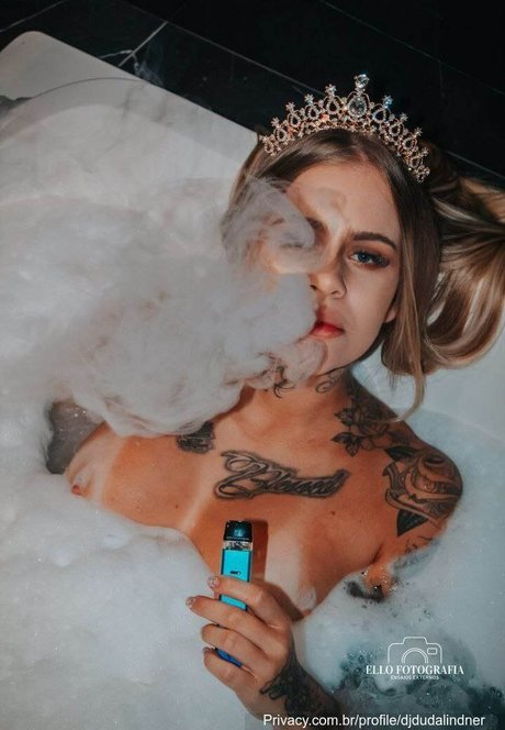 DJ Duda Lindner topless onlyfans