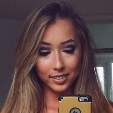 Regina Hunt nude leak onlyfans