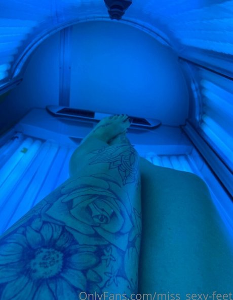 miss sexy feet onlyfans model images