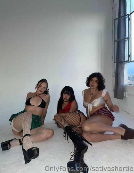 sativashortie onlyfans nudes