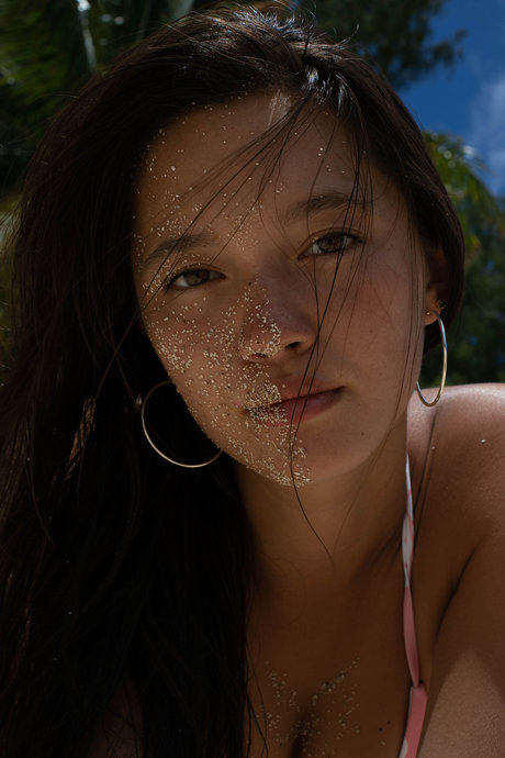 Lily Chee onlyfans strip tease