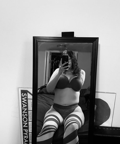 Kelbaby onlyfans model photo