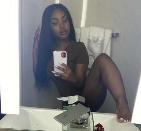 chocolatefeet8 onlyfans model photo