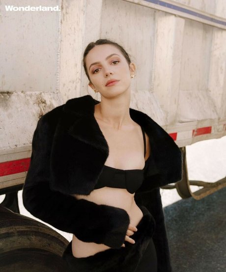 Ella Hunt onlyfans leaks xxx