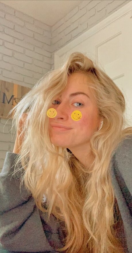 Sarah Kate Stricker onlyfans picture