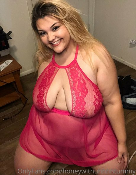 honeywithuhtummy onlyfans naked