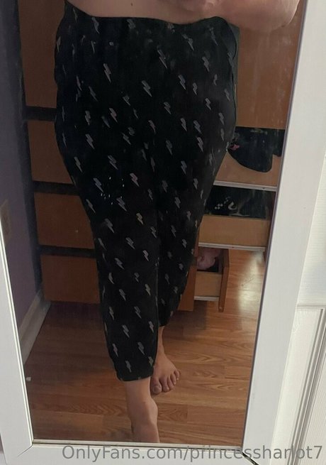 princessharlot7 onlyfans leaks.