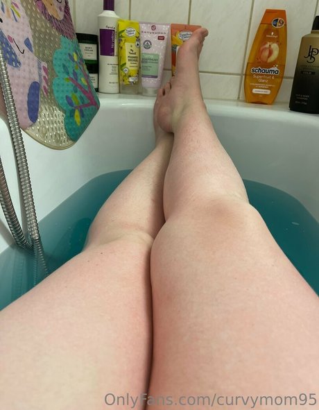 curvymom95 onlyfans nudes leaks