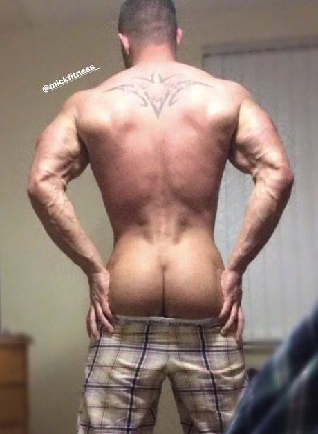 mickfitness_ strip onlyfans