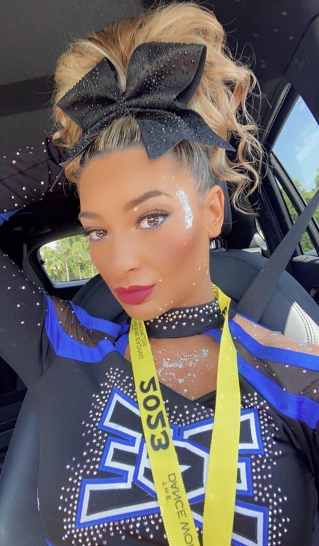 Lizzy Decologero only fans free