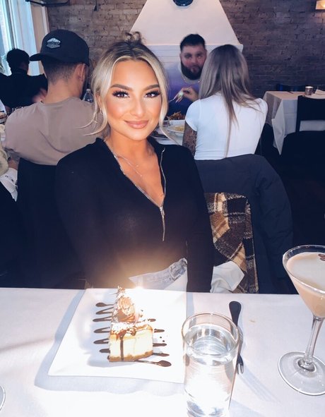 Lizzy Decologero onlyfans porno