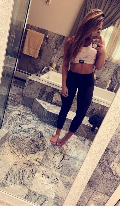 Lizzy Decologero leaked nude onlyfans