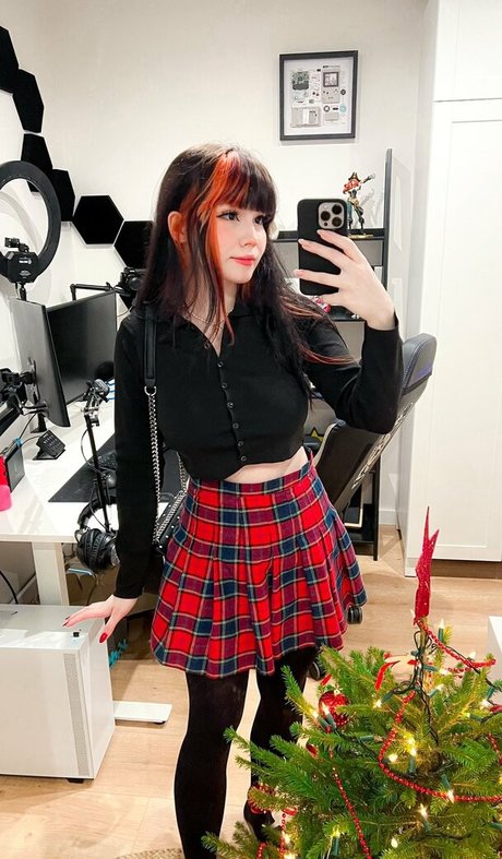 Shini Waifu onlyfans xx