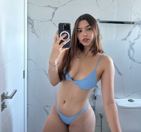 Clarissa Pavie onlyfans tits