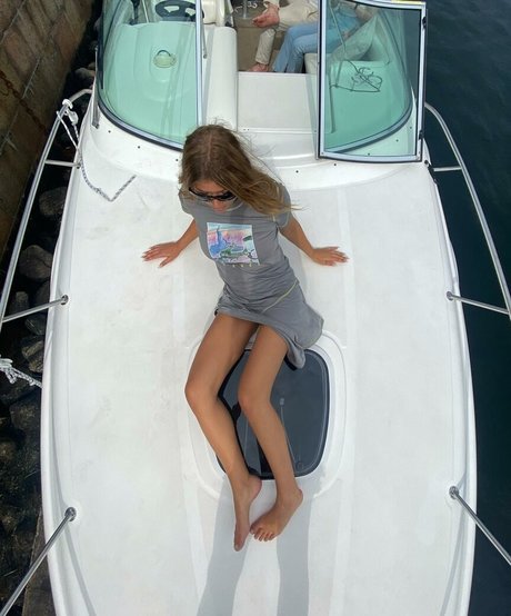 Linea Sindt onlyfans content type