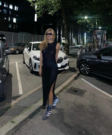 spy onlyfans hot selfie