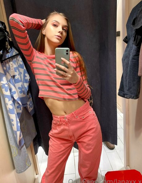 lanaxx x onlyfans public photos