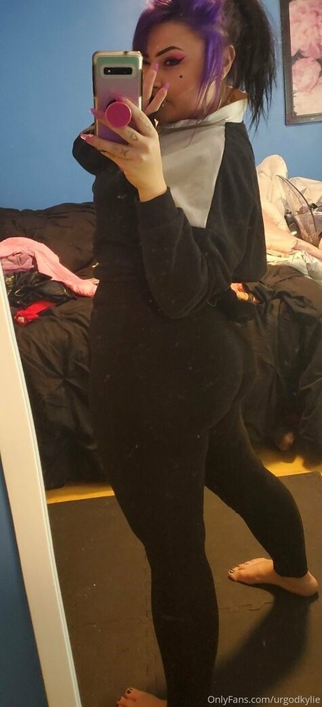 urpawgkylie onlyfans photos