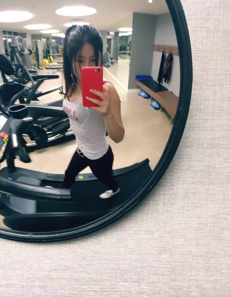 Vivika Babe feet onlyfans