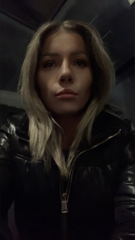 Latica blue eye_ onlyfans sexy