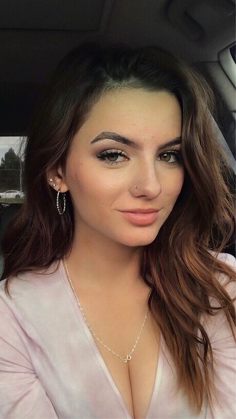 lil lizzy amp lt3 nude only fans leaks