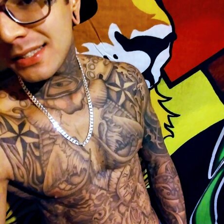 JustSwinging onlyfans posts