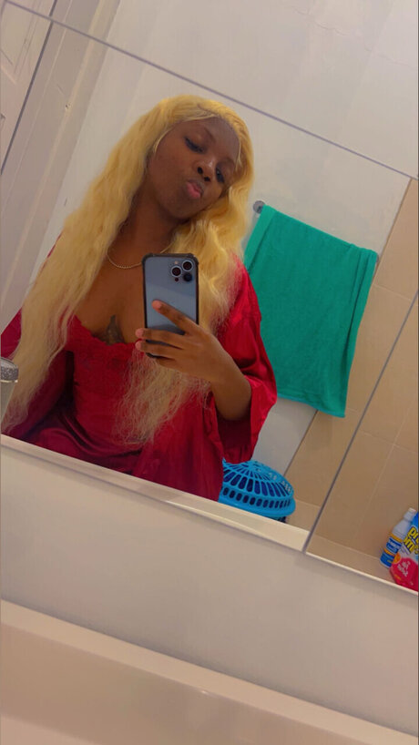 Trackstarr leaks only fans